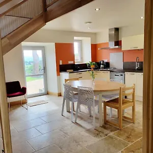 Hébergement de vacances Charmante Maison Totalement Renovee France